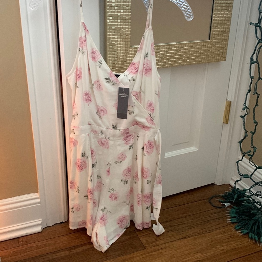Abercrombie new tie romper